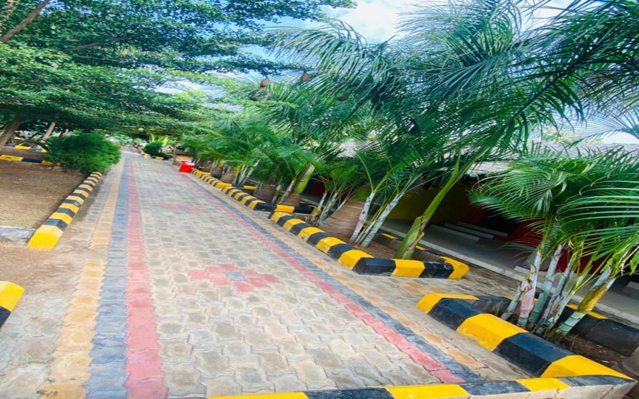 Hotel Megha Resort Hampi Exterior foto