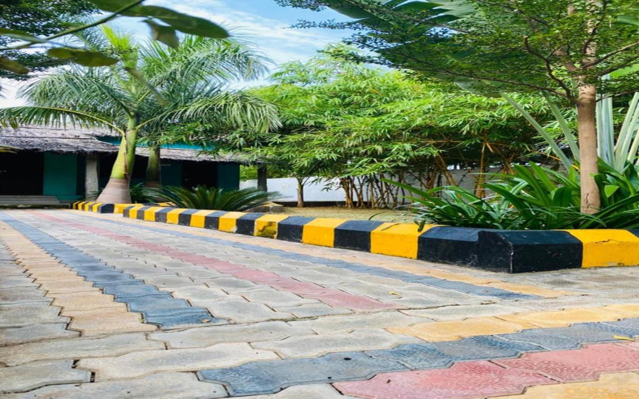 Hotel Megha Resort Hampi Exterior foto
